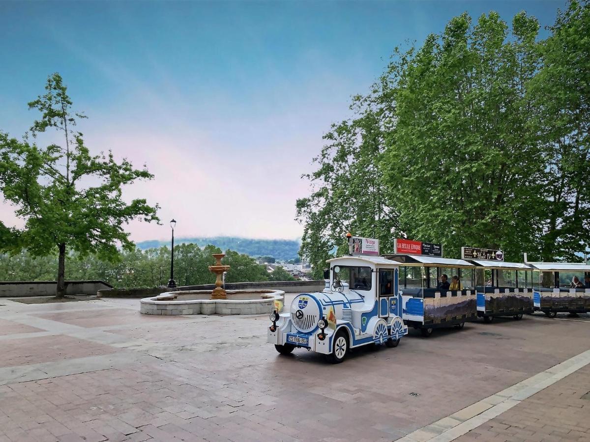 Quartier Historique Et Populaire Du Chateau De Pau Extérieur photo